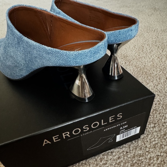 Aerosoles Jama in Blue Denim Suede- Size 8.5 - Picture 4 of 5